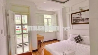 Sang hợp đồng Khách sạn nguyên căn full nội thất