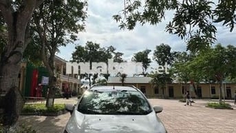 Ford EcoSport Trắng 5 chỗ