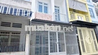Bán nhà 4x11m, 2pn, 2 toilet, 1 phòng thờ, giá 1,680 tỷ, Quận BT