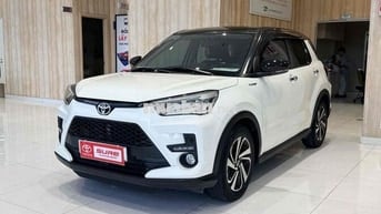 Toyota Raize 1.0Turbo 2024 Trắng nóc đen 28.000 Km