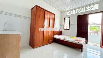 Cho Thuê Phòng Ban Công Full Nội Thất Gần Toà Nhà Viettel - Dân Chủ