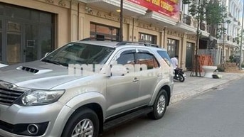 Toyota Fortuner 2014 Dầu Số sàn Bạc 8 chỗ