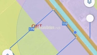 Đất mặt tiền đường bờ kênh 8 mét.