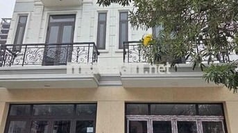 BÁN NHÀ KHU COMBOUND SÁT BÊN ĐẦM SEN QUẬN 11