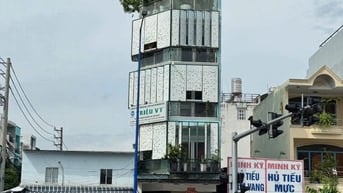 Nhà có thang máy, Mặt Tiền Tên Lửa, Bình Tận