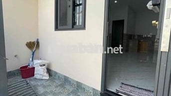 Nhà trệt lầu 4,5x7m 2phòng sẵn 3máy lạnh hẻm ô tô Cách mạng tháng 8