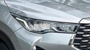 Toyota Innova Cross Hybrid 2024 Bạc 32.000km
