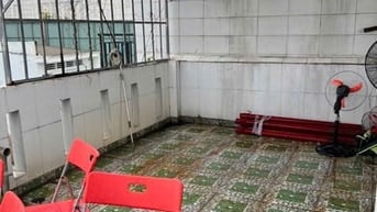 GẦN VÒNG XOAY PHẠM VĂN ĐỒNG - 46m2- 2 tầng - 4 tỷ