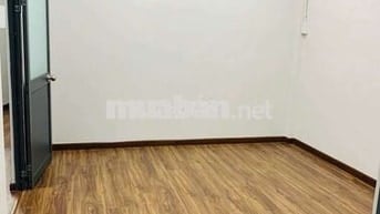Cho thuê 1 phòng trong nhà hẻm 81 Huỳnh Mẫn Đạt sát trung tâm Quận 1