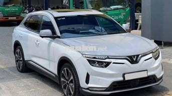 Vinfast VF8 Lux Plus 2024 Trắng nóc xám 17.000 km