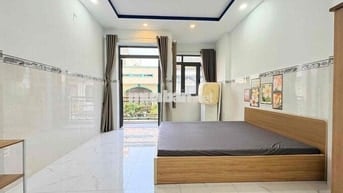 VỀ QUÊ PASS GẤP PHÒNG BAN CÔNG 35m2 FULL NT NGAY ĐOÀN VĂN BƠ GIÁP Q1