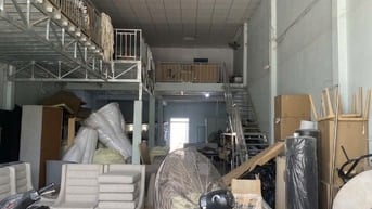 Cần bán nhà làm vp công ty, kho hàng. Dt đất 8x48 nhà 325 m2