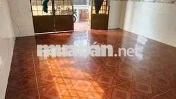 Cho thuê nhà sân rộng hẻm oto chỉ 7đ tháng đường 4 linh xuân