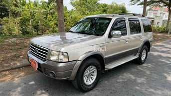 Ford Everest 2006 Vàng cát 7 chỗ