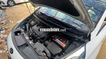 Kia Rondo Trắng số sàn 123113 km