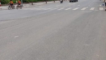 Mặt đường vị trí Kim Cương Phường Quảng An Bán đất tặng nhà.