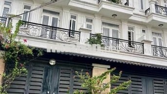 Cho Thuê Nhà Mới Sạch Sẻ DT 4x17 1Trệt 3Lầu 4Pn 5Wc Sân Thượng Hẻm Tải