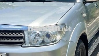 Toyota Fortuner 7 chỗ Bạc nội thất rộng rãi