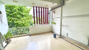 cho thuê căn hộ 85m2 ban công, đường rộng, kdc an ninh