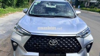 Toyota Veloz Cross Bạc 7 chỗ 210184 km