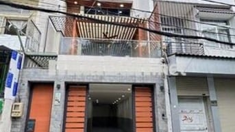 nhà mới đẹp phong cách khu trung tâm gần san bay