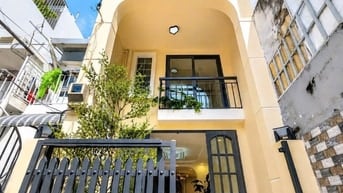Hẻm rộng, Nguyễn Kiệm,3 Tầng,4PN,an ninh, sách sẻ,gần Ngã tư Phú Nhuận