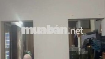Cho thuê căn hộ C2 tập thể Kim Liên