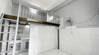 Phòng ngay ĐH HUB, Hoàng Diệu 2 cửa sổ thoáng như hình
