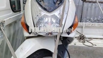 Honda Click Trắng