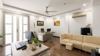 Cần bán toà nhà 6 tầng kế bên khu Bắc Hải - hẻm thông - 5,6m x 20m