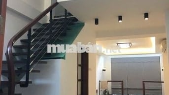 Cho thuê nhà riêng tại Trần Cung. Dt 40m2 x 5 tầng giá 15 triệu/tháng