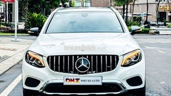Mercedes-Benz GLC200 SPORT 2019 Option gần 300tr