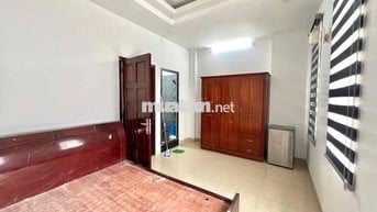 Phòng đối diện chung cư Giai việt full nội thất