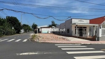 chú 2 cần ra đi gấp lô đất 200m2 giá cực rẻ 1/ quốc lộ 22