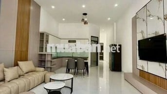 bán nhà mới sau lưng chợ Eakao