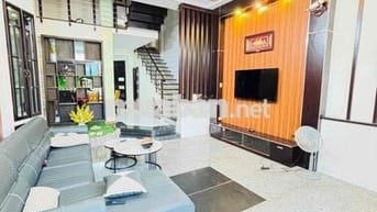 NHÀ ĐẸP SÂN OTO FULL NỘI THẤT MT GẦN NGUYỄN THỊ ĐỊNH