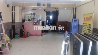 cho thuê mặc bằng bến xe chợ lớn 30m vỉa hè rộng rãi 