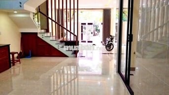 CHO THUÊ NHÀ 3 TẦNG MT TỐ HỮU - NGANG 5.7M – ĐỐI DIỆN CV BÌNH AN