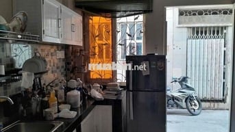 Cho thuê nhà nguyên căn.1trệt2 lầu 2pn1wc Cao Thắng p12 Q10