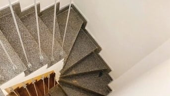 Ô TÔ ĐỖ CỬA - Ô TÔ ĐI THÔNG 2 ĐẦU  NHÀ CÓ SÂN RỘNG - ĐẬU ĐƯỢC 5 CHIẾC 