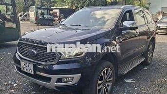 Ford Everest Xanh