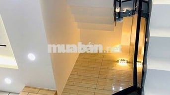 Cho thuê nhà mới full nt 17 triệu ,4m x 14m, 4 lầu, hẻm 5m Lê Đình Cẩn