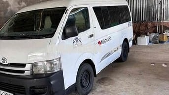 Toyota Hiace Van 2010 Trắng