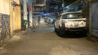 150 triệu/m2 Bán gấp HXH đường CMT8 - Q.10 DT 9,3 x 25m XD Hầm 7 Tầng 