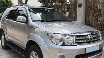 Toyota Fortuner 2011 số tự động máy xăng 2 cầu
