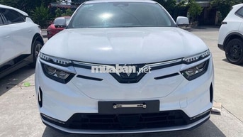 Bán xe VinFast VF8 Plus 2023 Trắng lướt xe đẹp,zin
