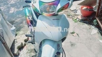 Honda Wave 110 Trắng moi mua vai thang co bot