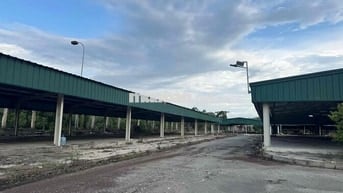 cho thuê toà nhà 3 tầng MT Đào Trí (40x20) giá 120 tr