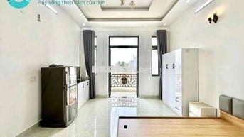CHO THUÊ PHÒNG BAN CÔNG THOÁNG  FULL NỘI THẤT NGAY CÔNG VIÊN LÀNG HOA