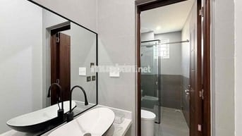 NHÀ NGUYÊN CĂN 3 PHÒNG NGỦ Ở VÀ KINH DOANH SẠCH MẶT TIỀN ĐƯỜNG KHU PHƯ